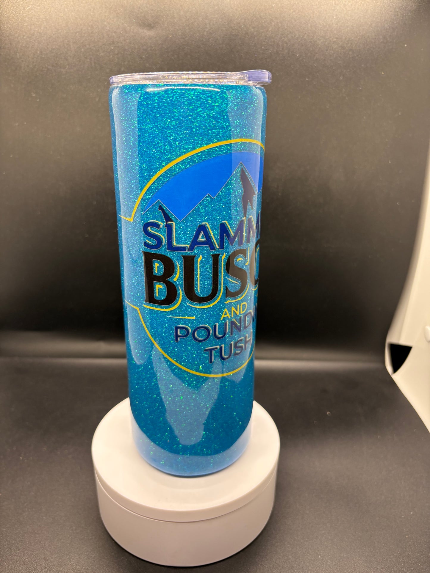 Busch & Slammin Tush