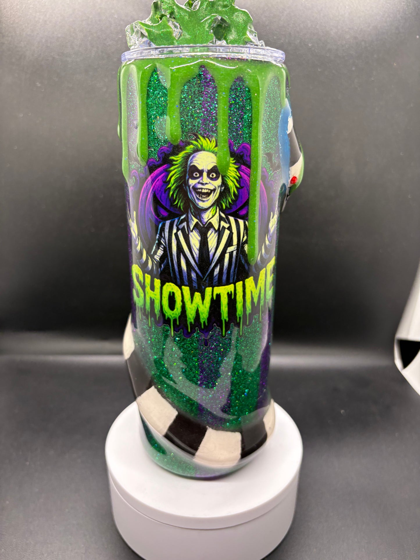 It's Showtime